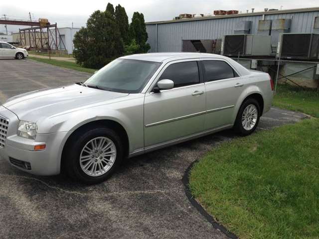2008 Chrysler 300 Touring 4dr Sedan